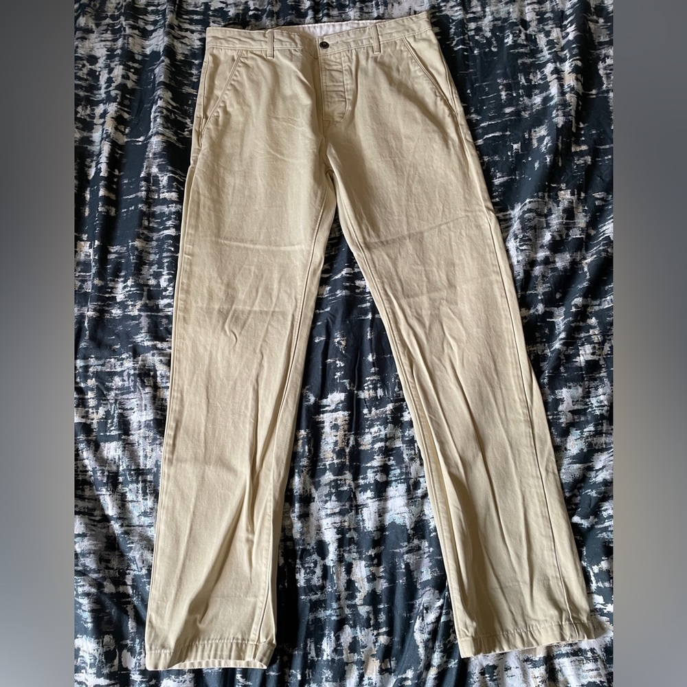 Men's Levi's Beige/Yellow Chino With Button-Fly 33w 32l